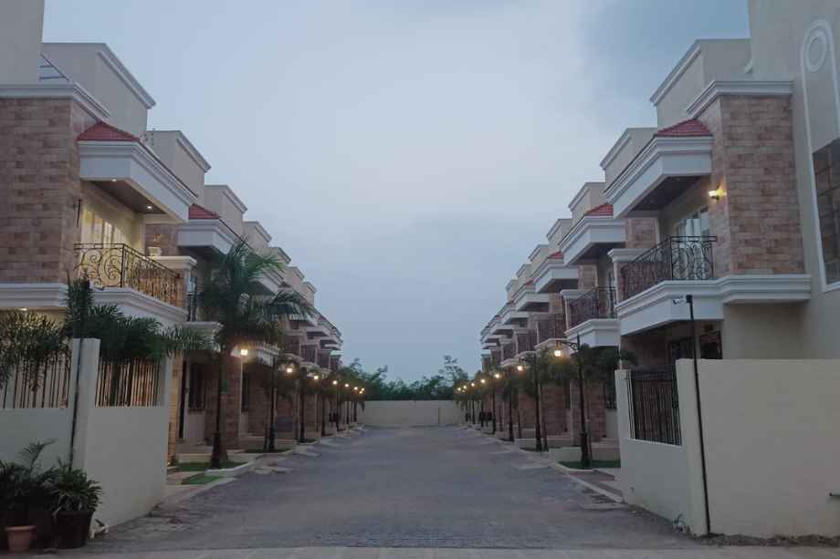 Plam-hill-igatpuri-villa-Night-view