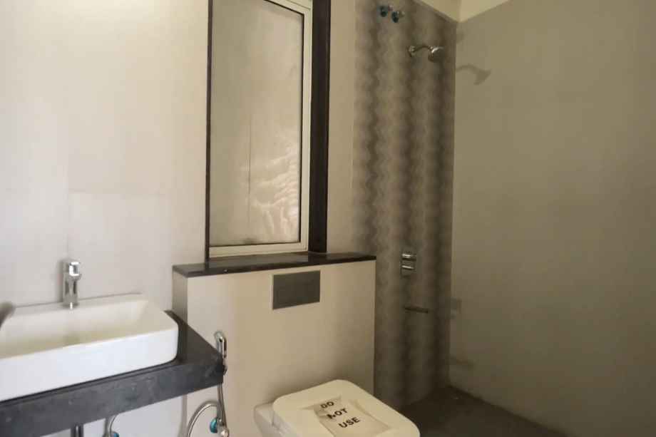 Sheth-Avante-Gallery-2-BHK-Attach-Bathroom-2